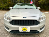 Used 2016 Ford Focus SE w/ SE Cold Weather Package image 3