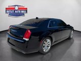 Used 2017 Chrysler 300 Limited image 3