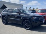 Used 2017 Jeep Grand Cherokee Altitude image 2