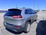 Used 2017 Jeep Cherokee Limited image 2