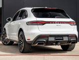 Certified 2025 Porsche Macan image 3