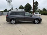 Used 2017 Chrysler Pacifica Touring-L image 5