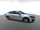 Used 2024 Nissan Altima 2.5 S image 2