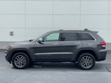 Used 2021 Jeep Grand Cherokee Limited w/ Luxury Group II image 2