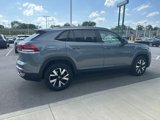 Used 2021 Volkswagen Atlas Cross Sport SE image 3