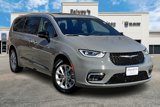 New 2025 Chrysler Pacifica Select image 2