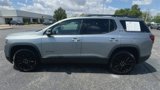 Used 2023 GMC Acadia SLE w/ Driver Convenience Package image 5