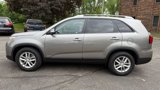 Used 2015 Kia Sorento LX image 2