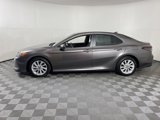 Used 2022 Toyota Camry LE image 2