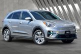 Used 2022 Kia Niro EX image 2