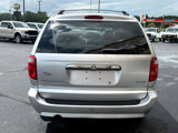 Used 2007 Chrysler Town & Country Touring image 4