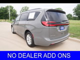 Used 2022 Chrysler Pacifica Touring-L image 5