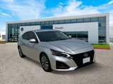 Used 2023 Nissan Altima 2.5 SV w/ SV Premium Package image 3