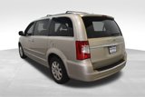 Used 2016 Chrysler Town & Country Touring image 5