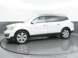 Used 2017 Chevrolet Traverse LT w/ Style and Technology Package image 2