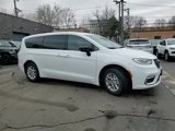 New 2025 Chrysler Pacifica Select image 3