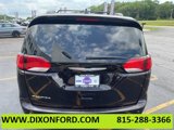 Used 2017 Chrysler Pacifica Touring-L image 6