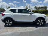 Used 2021 Volvo XC40 T5 Momentum w/ Premium Package image 4