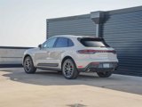 Certified 2022 Porsche Macan image 3