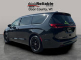 Used 2023 Chrysler Pacifica Touring-L image 3