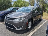 Used 2018 Chrysler Pacifica Touring-L Plus image 2