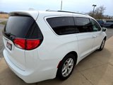 Used 2017 Chrysler Pacifica Touring-L Plus w/ Tire & Wheel Group image 5