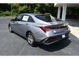 New 2025 Hyundai Elantra SE image 3