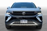 Certified 2022 Volkswagen Taos SE w/ Panoramic Sunroof Package image 3