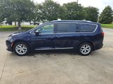 Used 2018 Chrysler Pacifica Touring-L Plus w/ Tire & Wheel Group image 4