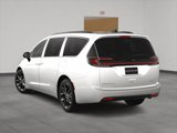 New 2024 Chrysler Pacifica Limited w/ S Appearance Package image 4