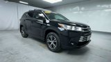 Used 2017 Toyota Highlander LE image 2