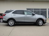 Used 2023 Chevrolet Equinox LS w/ LS Convenience Package image 2