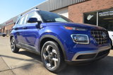 Used 2024 Hyundai Venue SEL image 3