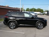 Used 2023 Nissan Rogue SV image 2