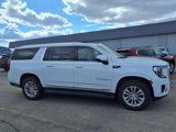 Used 2023 GMC Yukon XL SLT image 2