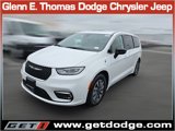 New 2025 Chrysler Pacifica Select image 3