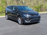 Used 2020 Chrysler Pacifica Touring image 2
