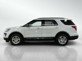 Used 2019 Ford Explorer XLT image 2