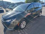 Used 2019 Chrysler Pacifica Touring-L image 3