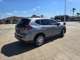 Used 2019 Nissan Rogue S image 3