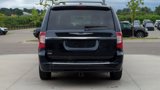 Used 2014 Chrysler Town & Country Touring image 4