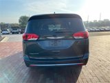 Used 2020 Chrysler Pacifica Touring-L image 4