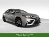 Used 2024 Toyota Camry SE image 1
