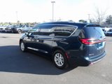 Used 2021 Chrysler Pacifica Touring-L image 6