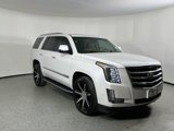 Used 2017 Cadillac Escalade Luxury image 3