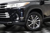 Used 2017 Toyota Highlander XLE image 3