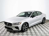 Certified 2025 Volvo S60 B5 Core image 3