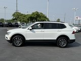 Used 2020 Volkswagen Tiguan SE w/ Panoramic Sunroof Package image 5