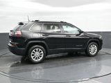 Used 2019 Jeep Cherokee Latitude w/ Cold Weather Group image 2
