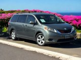 Used 2011 Toyota Sienna LE image 2